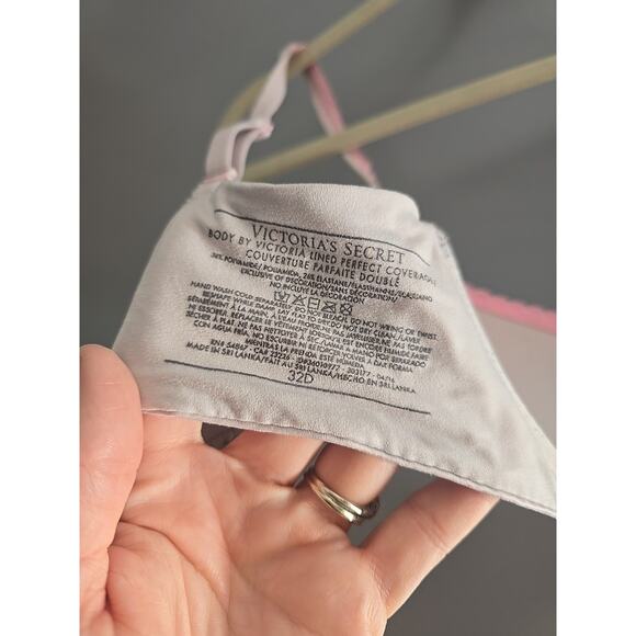 Victoria's Secret Body by Victoria Lined Perfect Coverage Underwire Bra Size 32D - Picture 4 of 5